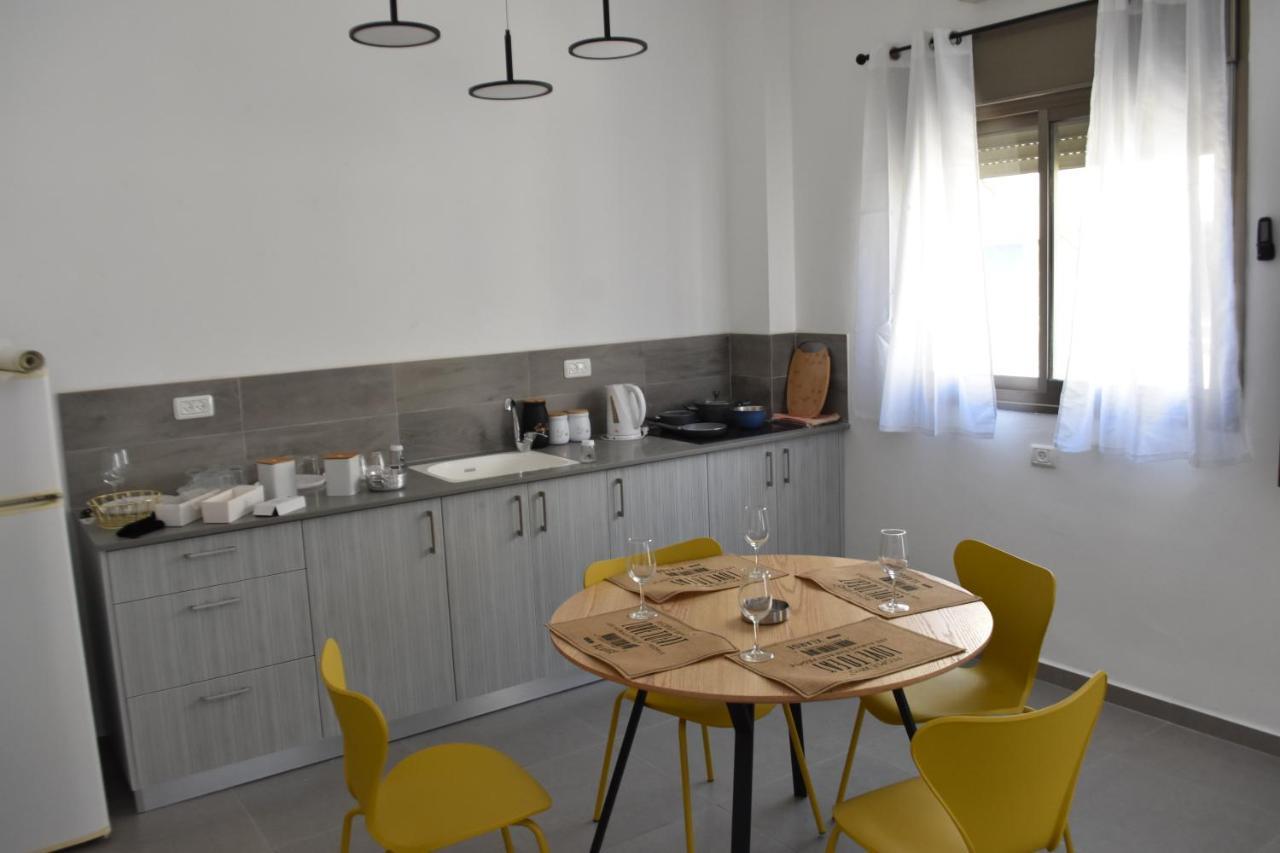 Luxury 2-Room Suite In The Center Of Downtown Haifa Bagian luar foto