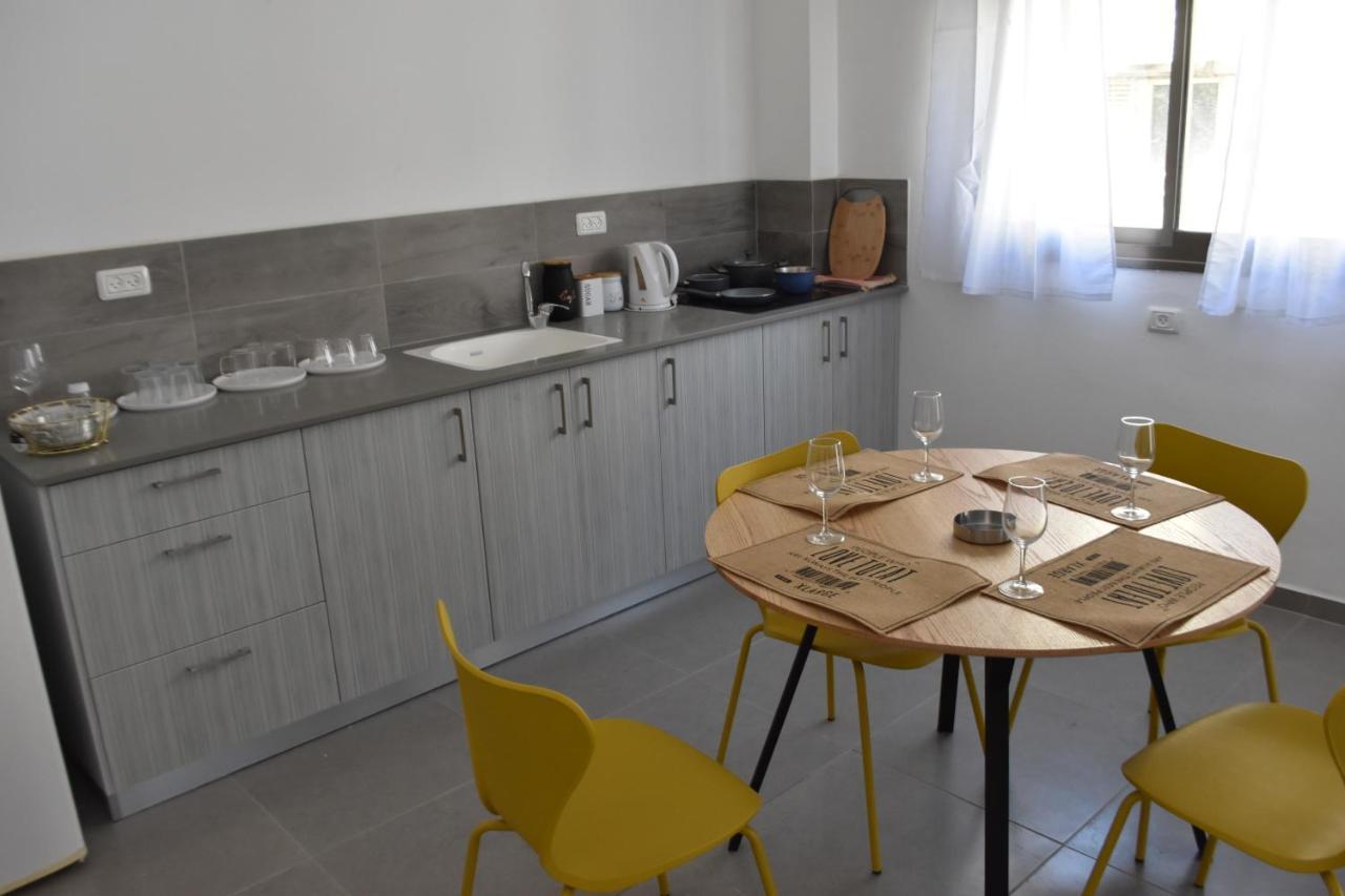 Luxury 2-Room Suite In The Center Of Downtown Haifa Bagian luar foto